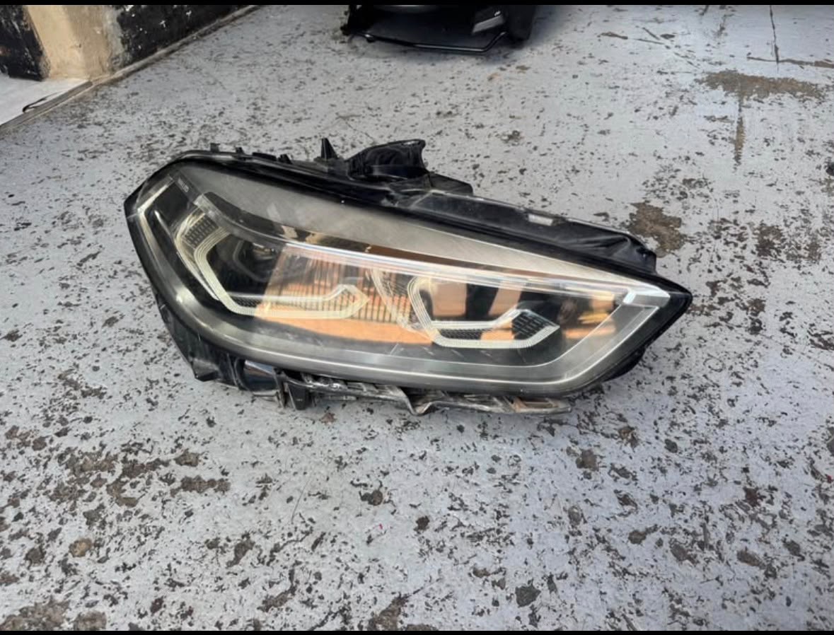BMW 1 SERIES F40 HEADLIGHTS