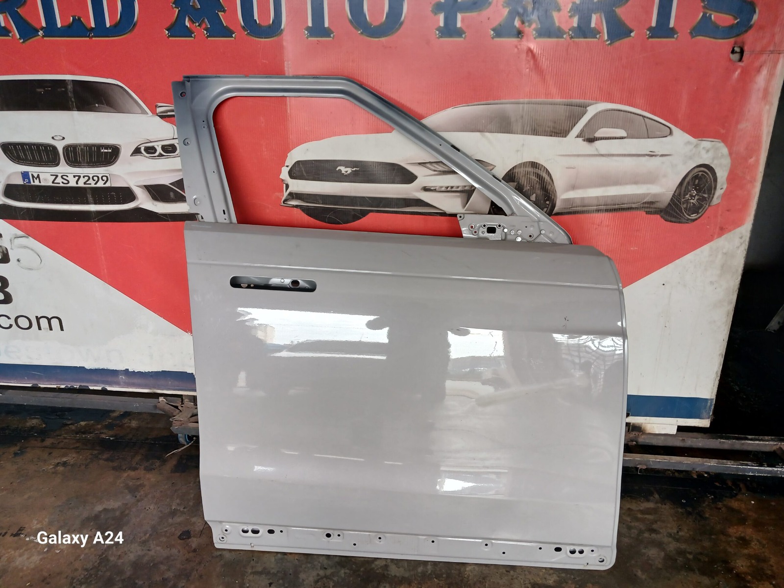 RANGE ROVER SPORT RIGHT FRONT DOOR 2023 -2025