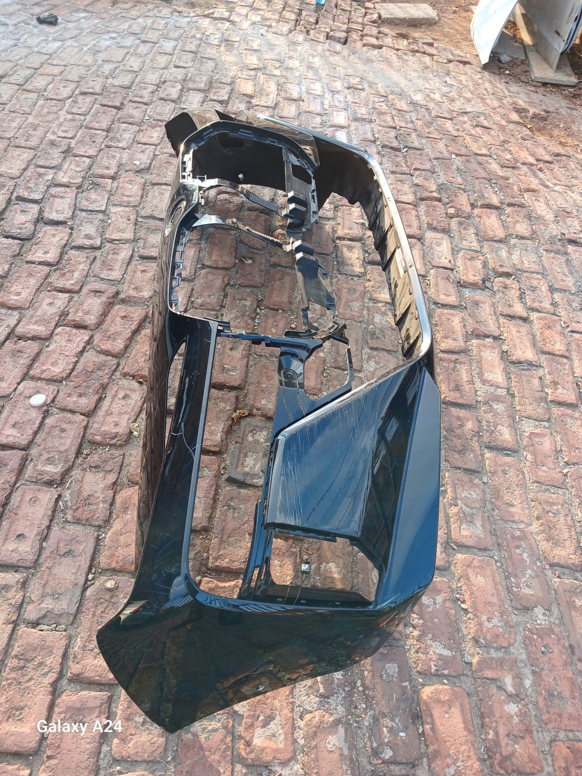 BMW I7 G70 front bumper