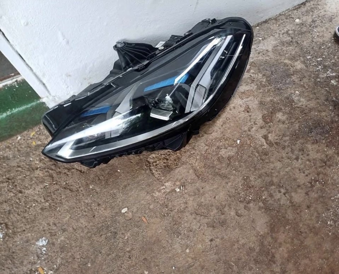 BMW 116 1 series f70 headlight